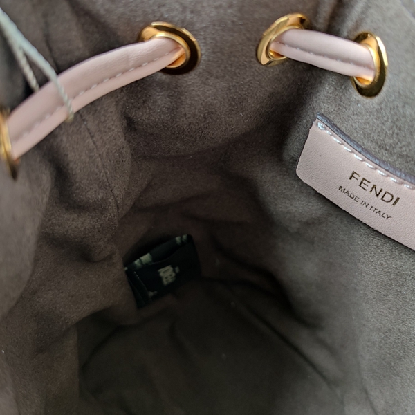 スーパーコピーブランドバッグ着用イメージ